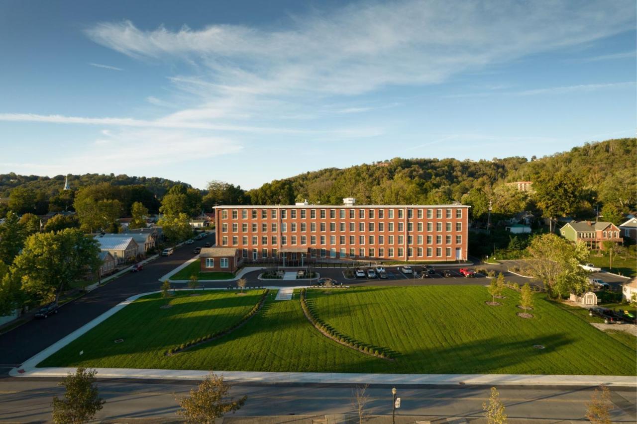 Fairfield Inn & Suites Madison Historic Eagle Cotton Mill Eksteriør billede