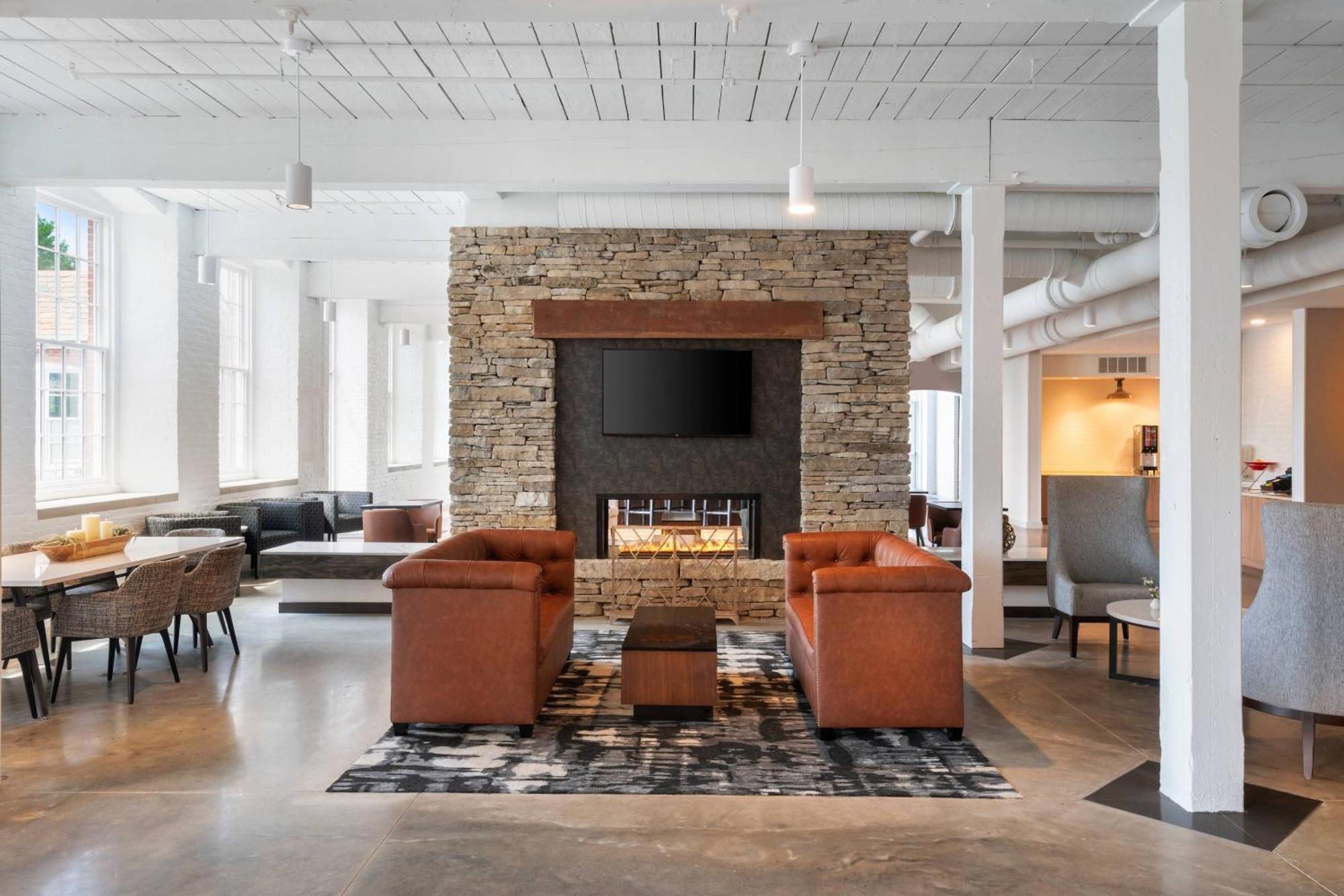 Fairfield Inn & Suites Madison Historic Eagle Cotton Mill Eksteriør billede