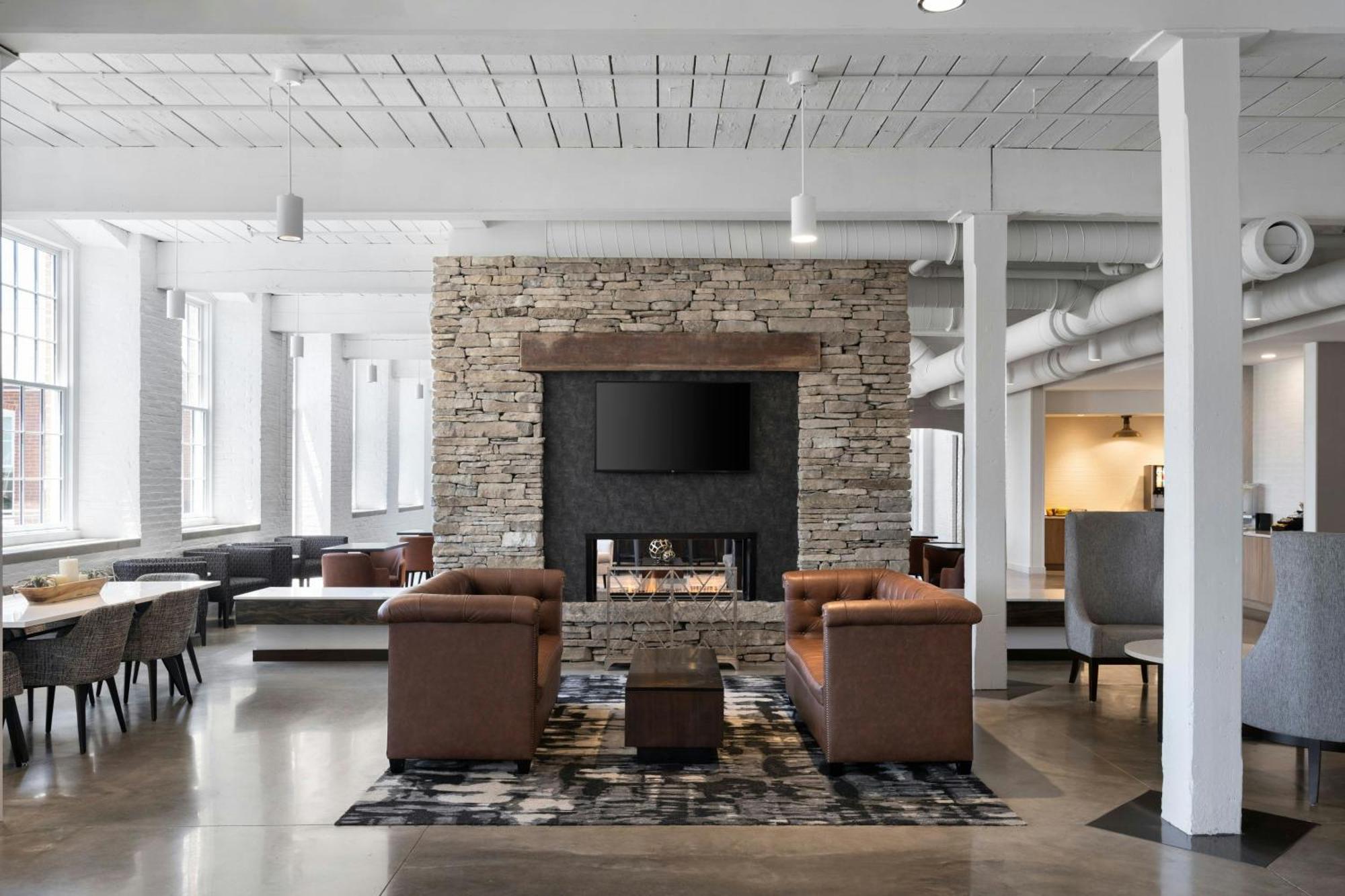 Fairfield Inn & Suites Madison Historic Eagle Cotton Mill Eksteriør billede